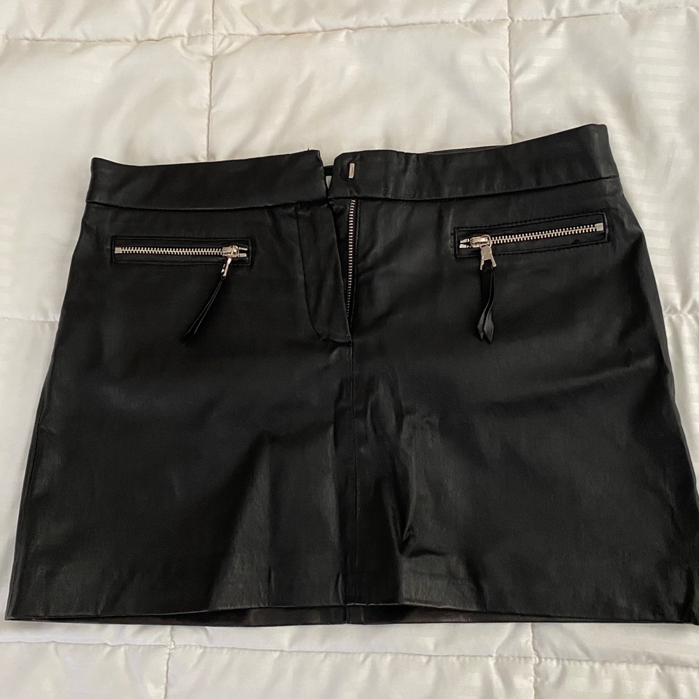 leather skirt
